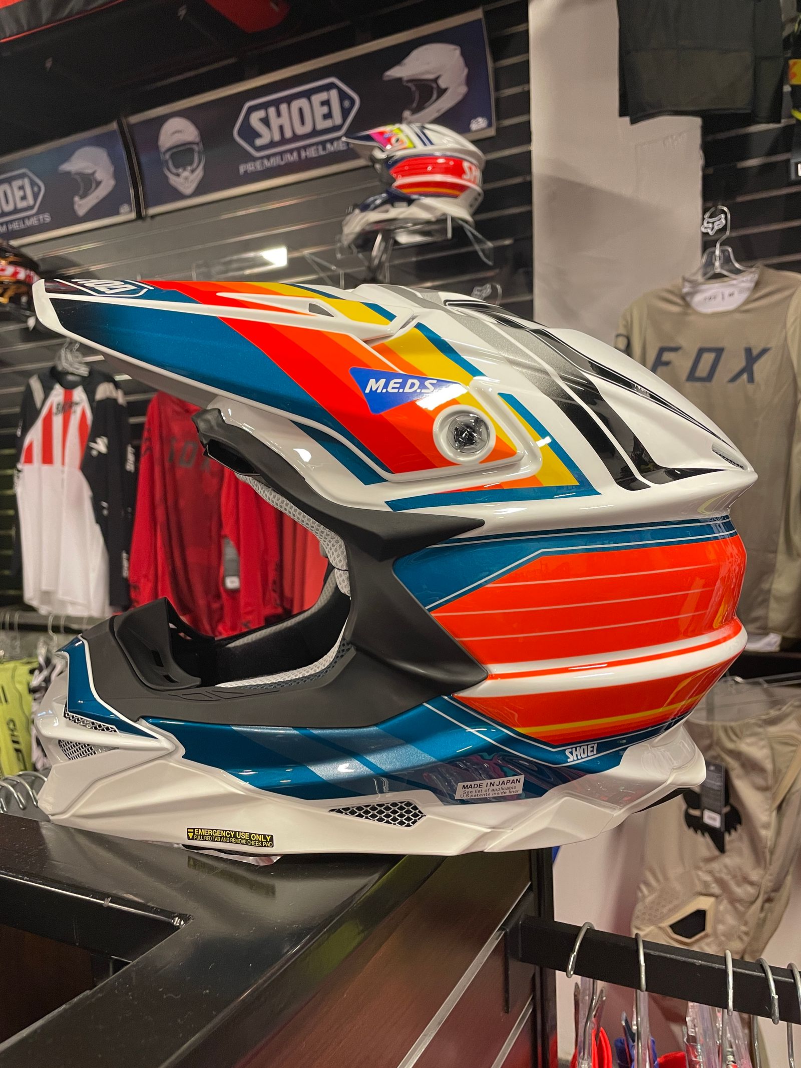 SHOEI VFX-EVO Pinnacle TC-8 Helmet - Size Large