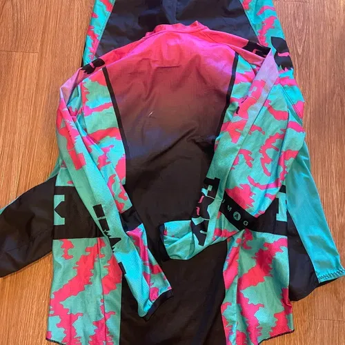 Fox 180 Gear
