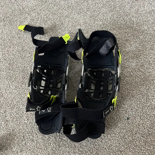 Alpinestars Protective Bionic 7 Knee Braces - Size L