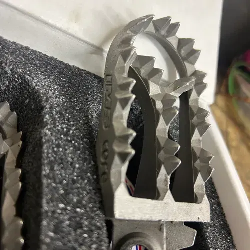 IMS Core Enduro Foot Pegs 