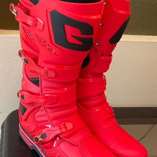 New Gaerne SG-22 Boots
Size 11