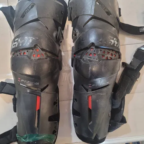 Knee Braces 