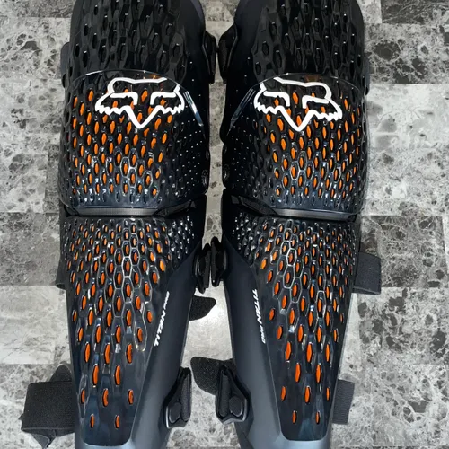  Fox Titan Pro D3O® ce Knee Pads