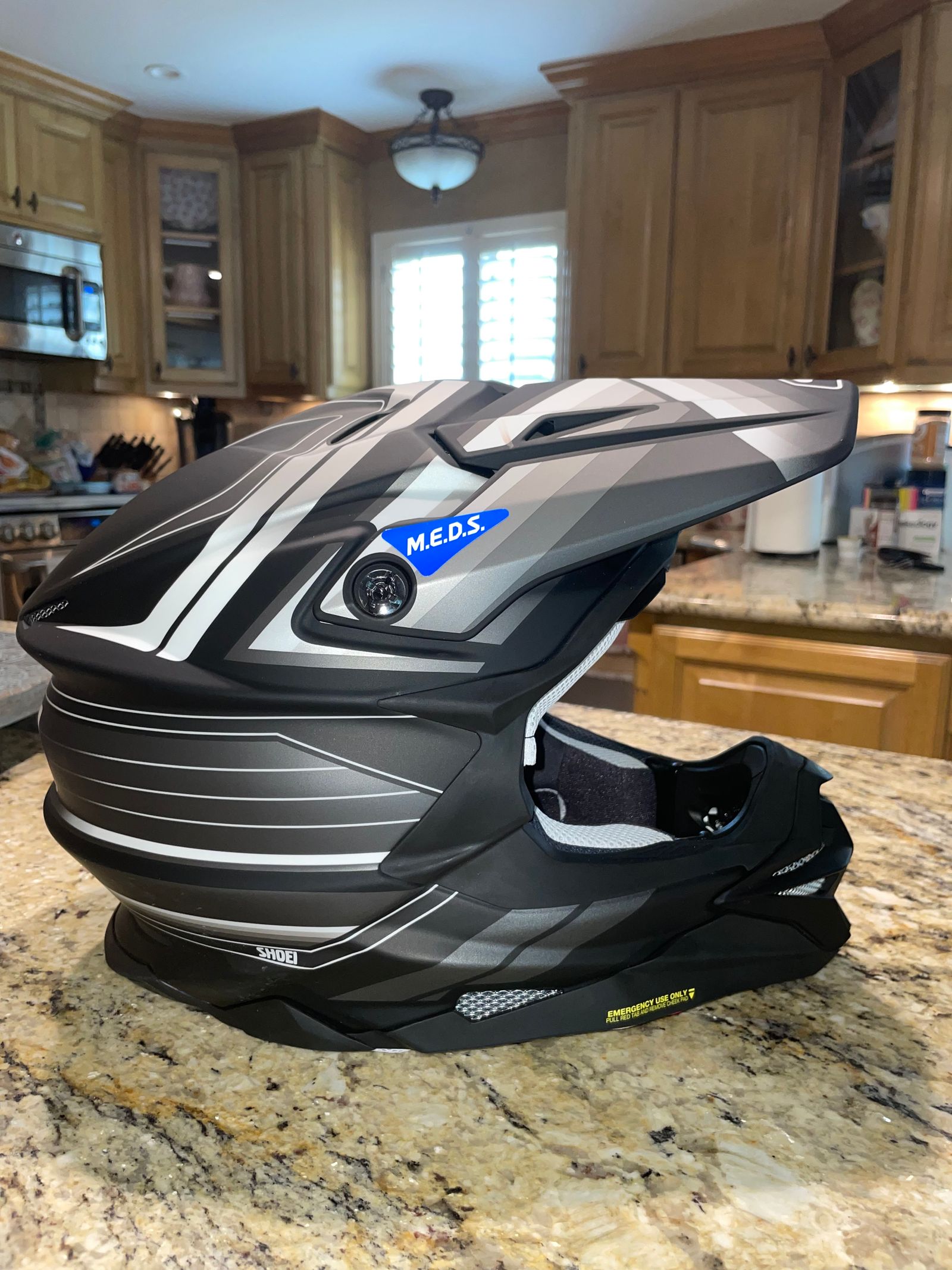 Shoei VFX EVO Helmet Pinnacle