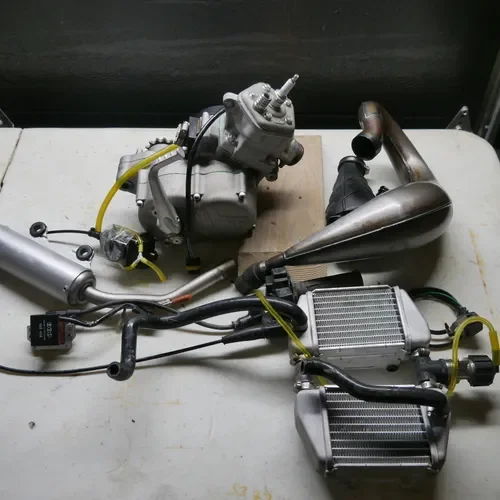 Complete engine and parts from a 2023 CX50 SR 