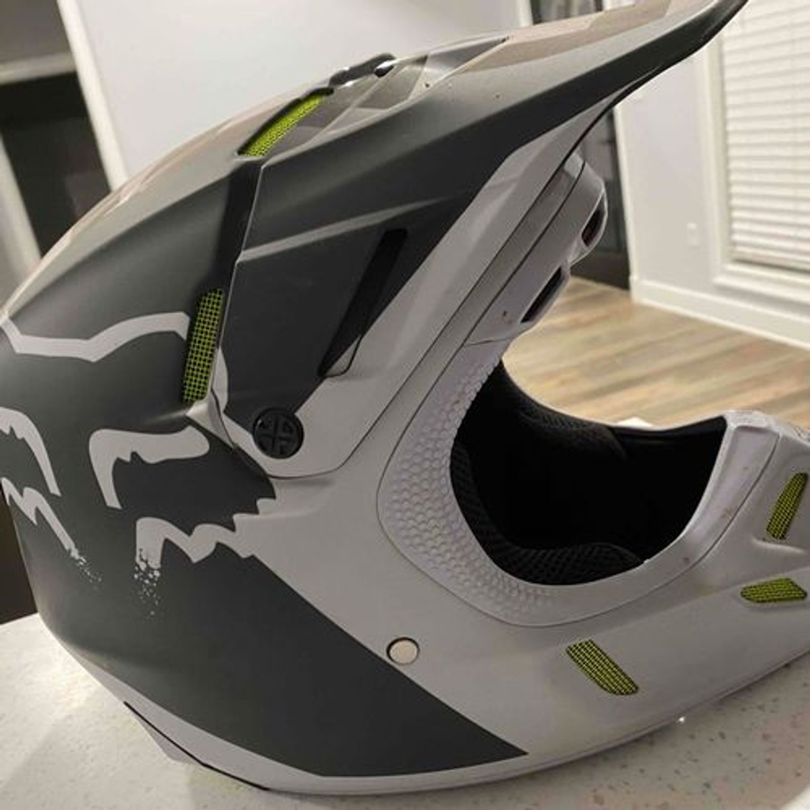 Casco online fox v4