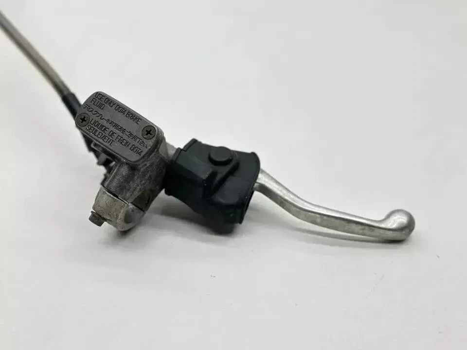 2004 Honda CR250R Front Brake Assy Caliper Master Cylinder Lever 45150-MEN-006