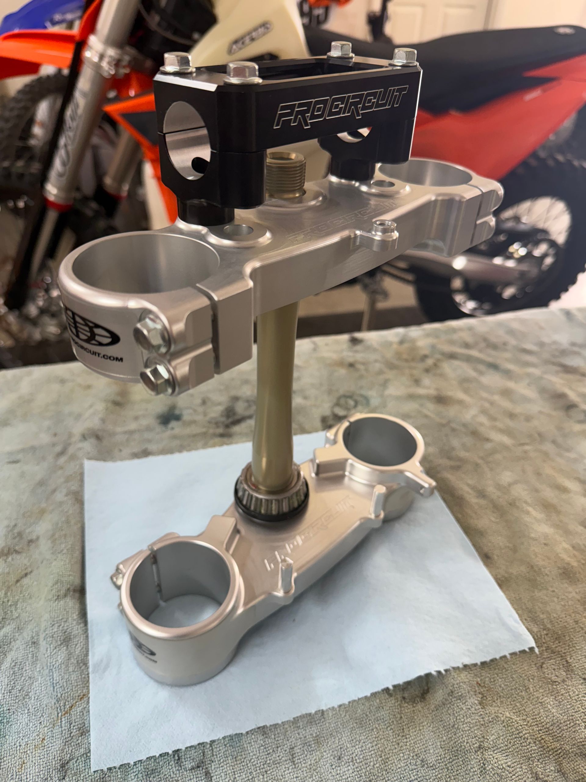 Pro Circuit Kawasaki Triple Clamps