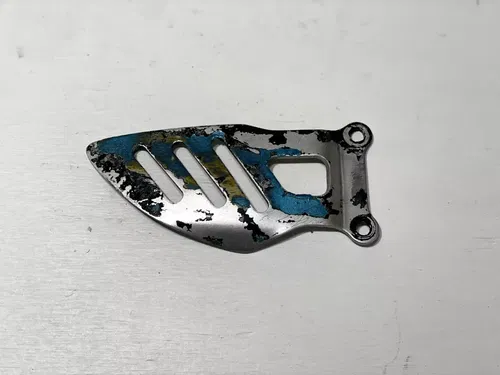 2007 Suzuki GSXR750 Foot Peg Guard OEM Right Side Bracket Footpeg GSXR 750