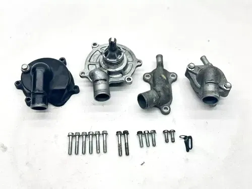 2009 Suzuki GSXR 600 Water Pump Impeller Housing OEM Bolts Assembly GSXR600