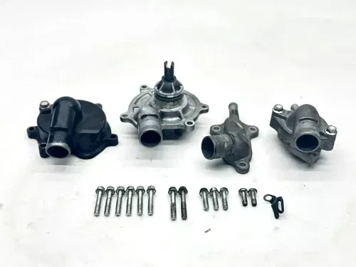 2009 Suzuki GSXR 600 Water Pump Impeller Housing OEM Bolts Assembly GSXR600
