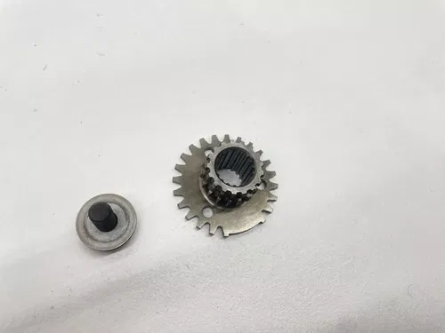2007 Suzuki GSXR 750 Camshaft Cam Chain Sprocket Bolt 12731-01H00 GSXR750