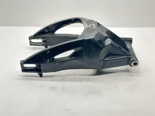 2009 Suzuki GSXR 600 Rear Swingarm Suspension 61000-01H10-YAP Swing Arm GSXR600