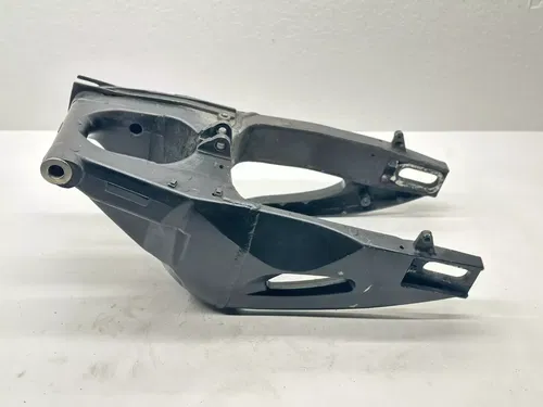 2009 Suzuki GSXR 600 Rear Swingarm Suspension 61000-01H10-YAP Swing Arm GSXR600