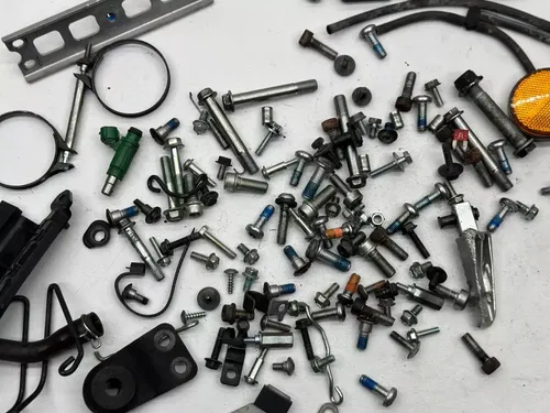 2009 Suzuki GSXR 600 Miscellaneous Bolt Kit Hardware Screw Assembly GSXR600