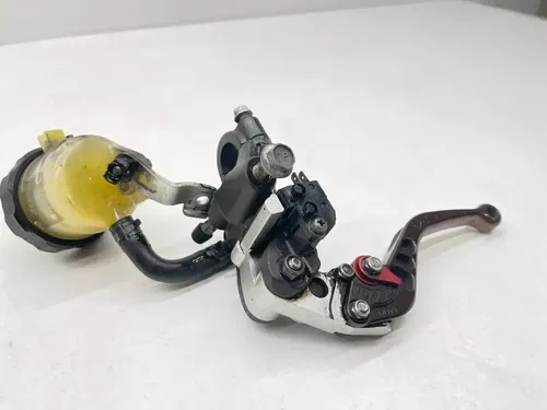 2007 Suzuki GSXR 750 600 Front Brake Master Cylinder Lever Assembly 59600-47H00