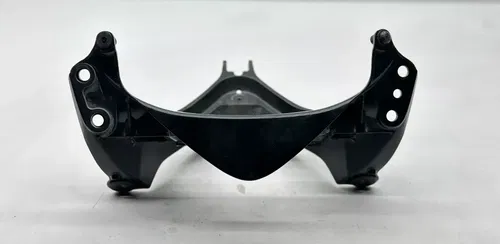 2009 Suzuki GSXR 600 Upper Intake Mounting Plate Stay Bracket OEM Black GSXR600