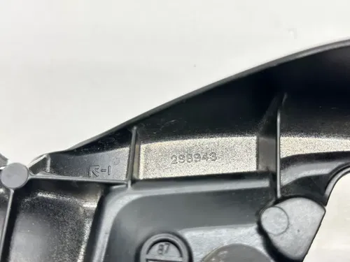2009 Suzuki GSXR 600 Upper Intake Mounting Plate Stay Bracket OEM Black GSXR600