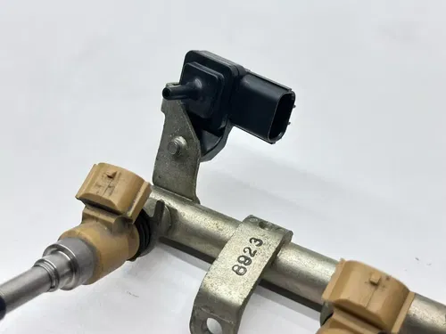 2009 Yamaha YZFR6 Fuel Gas Petrol Injector Injection Main Jet Rail OEM YZF R6