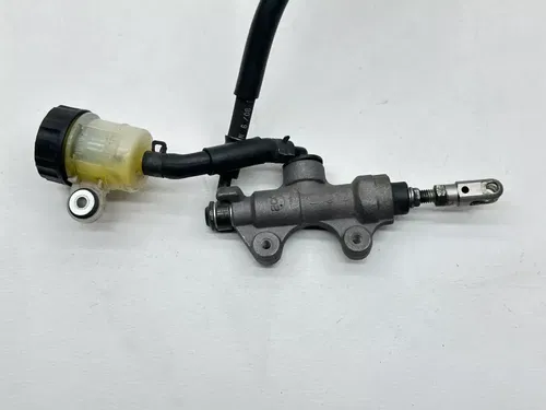 2014 Yamaha R6 Rear Brake Assembly Master Cylinder Caliper OEM 2C0-2583V-01-00