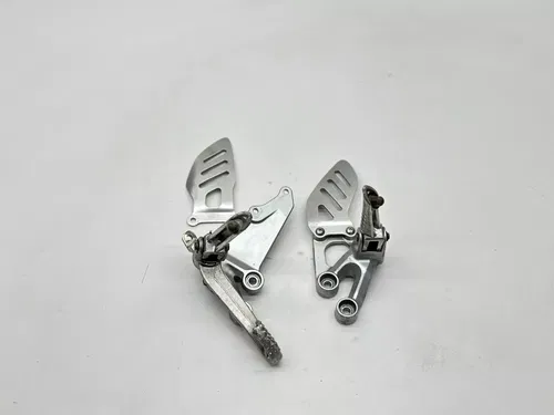 2009 Suzuki GSXR 600 Rear Sets Foot Pegs OEM Rearset Left Right Driver GSXR600