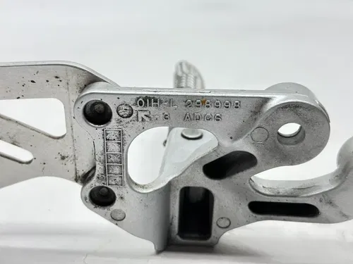 2009 Suzuki GSXR 600 Rear Sets Foot Pegs OEM Rearset Left Right Driver GSXR600