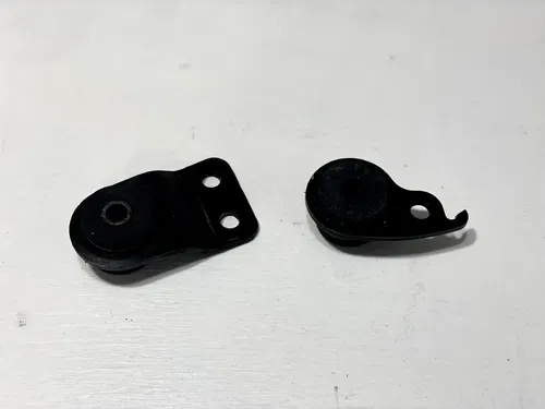 2007 Suzuki GSXR750 Exhaust Header Rubber Mount Set Bracket OEM GSXR 750