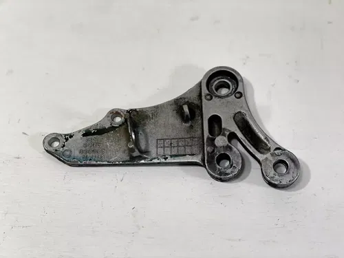 2007 Suzuki GSXR750 Foot Peg Bracket Front Right 4351101H01 OEM Footpeg GSX R750