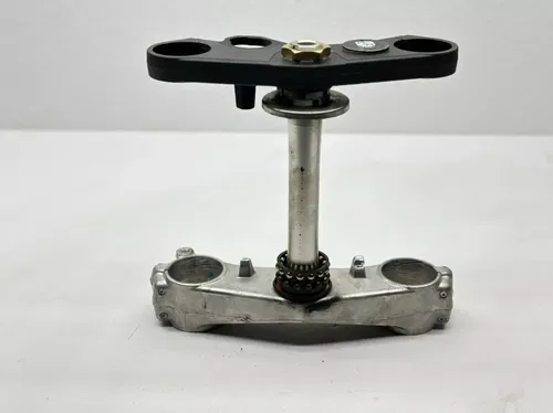 2009 Suzuki GSXR 600 Triple Tree Clamp Steering Stem 51410-01H10 OEM GSXR600