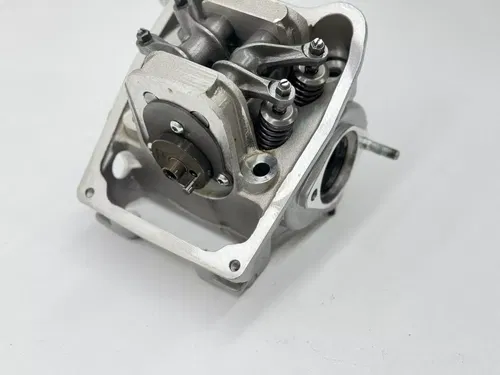 2009 Aprilia Mana 850 Cylinder Head Valves Top End Exhaust Port Assembly Mana850