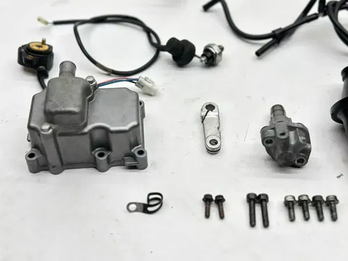 2009 Suzuki GSXR 600 Engine Motor Miscellaneous Bolts Wires OEM Assembly GSXR600