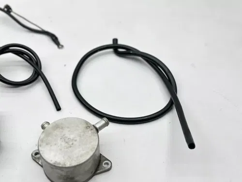 2009 Suzuki GSXR 600 Engine Motor Miscellaneous Bolts Wires OEM Assembly GSXR600