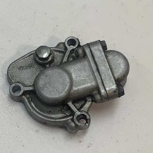 1988 KX250 OEM Water Pump Cover With Elbow For Repair 88-91 Kx250 KX 250 Cover