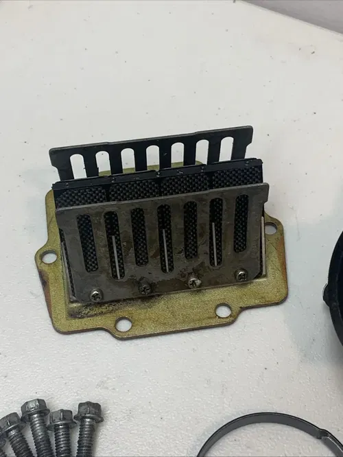1988 KX250 OEM Intake Manifold With Reed Cage And Reeds Intake Clamp 88-93 kx250