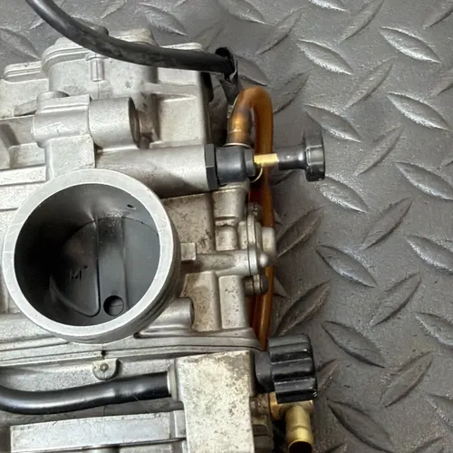 2000 KTM 520 EXC OEM Carburetor With Throttle Cables FOR PARTS OR REPAIR 00-02