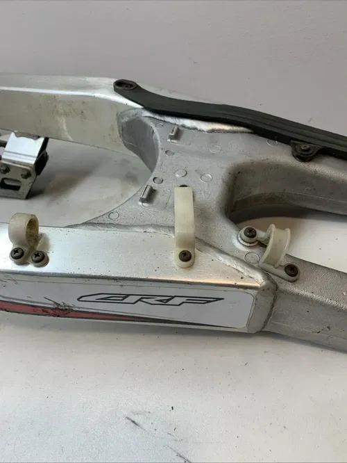 2004 Honda CRF450R OEM Swing Arm Suspension Arm Rear Pivot Arm 52200-MEN-000 crf