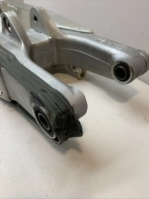 2004 Honda CRF450R OEM Swing Arm Suspension Arm Rear Pivot Arm 52200-MEN-000 crf