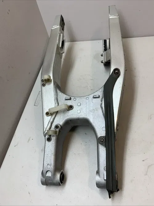 2004 Honda CRF450R OEM Swing Arm Suspension Arm Rear Pivot Arm 52200-MEN-000 crf
