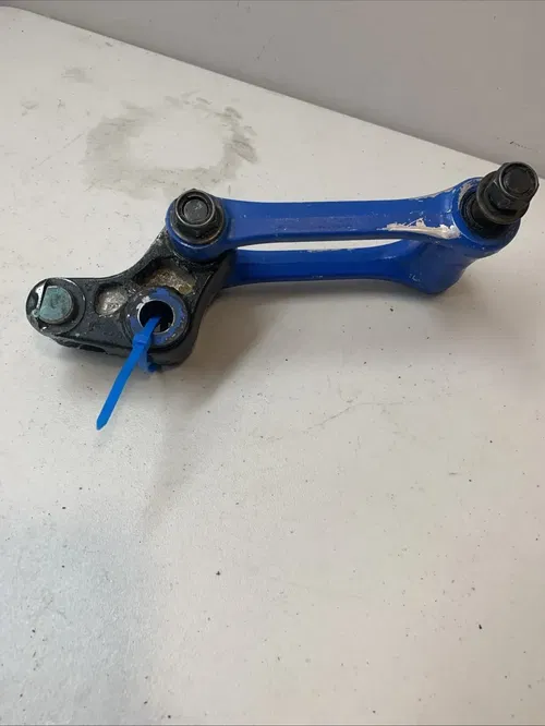 2004 03-05 YAMAHA YZ450F YZ250F OEM Rear Shock Link Swingarm Swing Arm Linkage