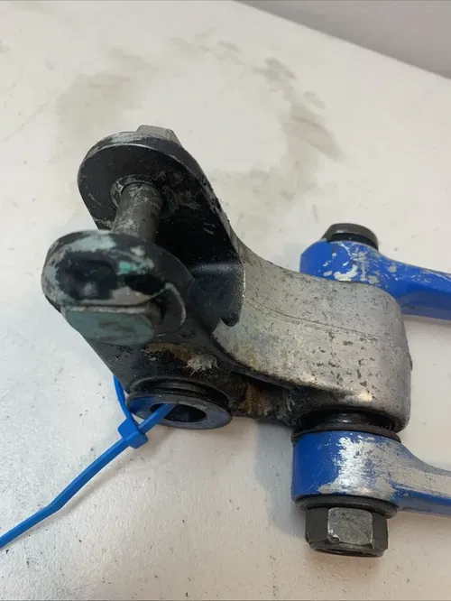 2004 03-05 YAMAHA YZ450F YZ250F OEM Rear Shock Link Swingarm Swing Arm Linkage