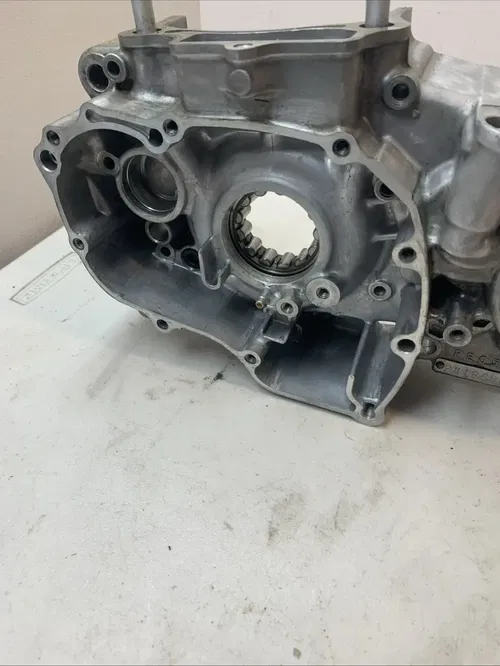 2006 HONDA CRF450R OEM Left Side Engine Crank Case Left Side Motor Case 05-08
