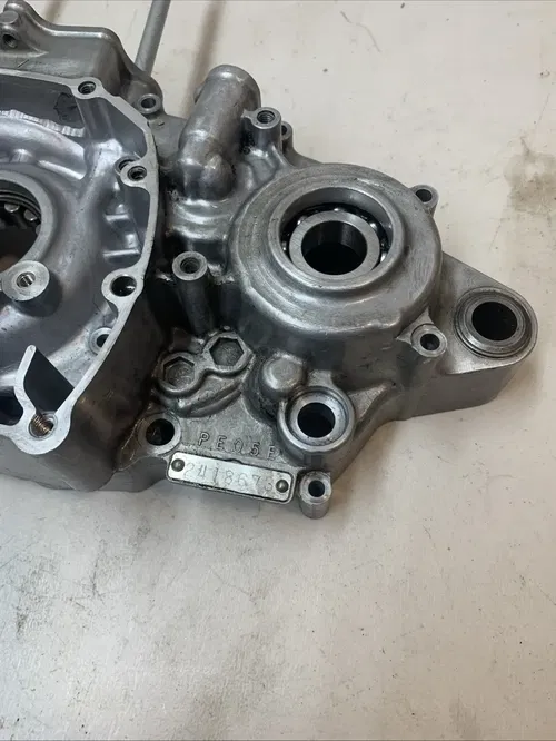 2006 HONDA CRF450R OEM Left Side Engine Crank Case Left Side Motor Case 05-08