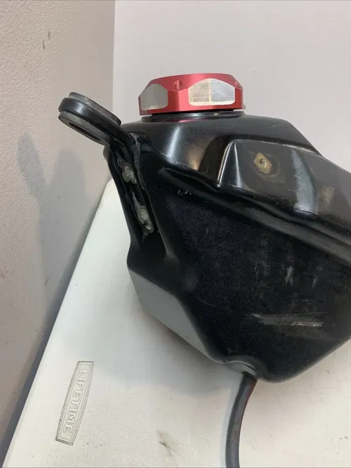 2004 Honda CRF450R OEM Fuel Tank Gas Tank Assembly Cap Petcock Hose Complete CRF