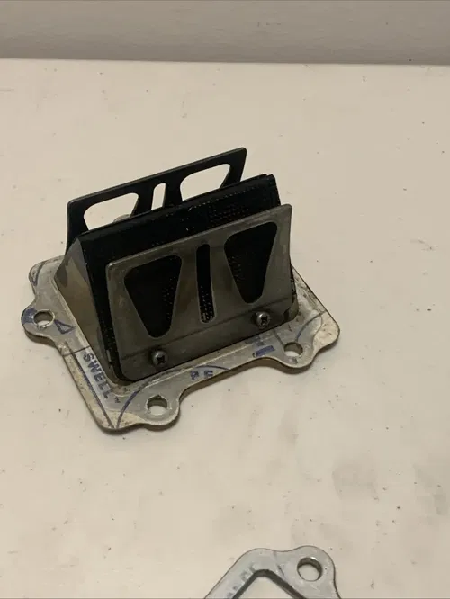 2014 YZ250 OEM Reed Valve Cage Intake Spacer Block 02-24 YZ 250 Yz250 Cage B