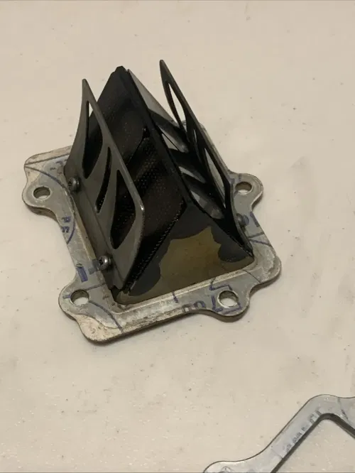 2014 YZ250 OEM Reed Valve Cage Intake Spacer Block 02-24 YZ 250 Yz250 Cage B