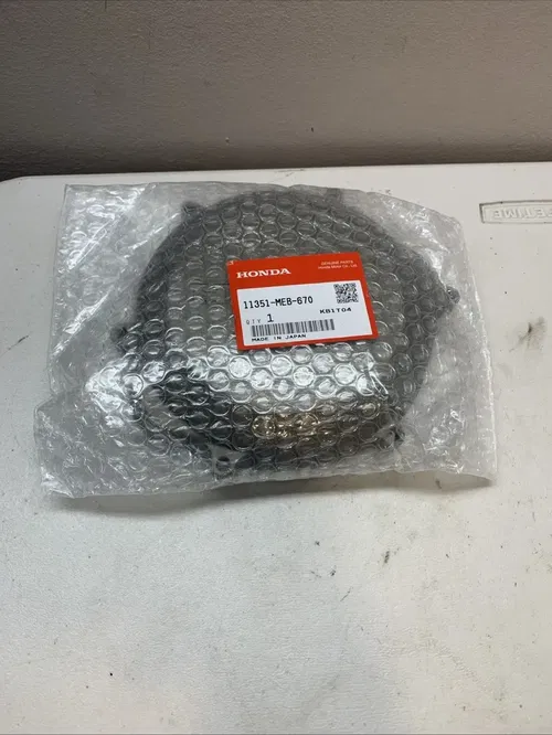 NEW Honda OEM Right Outer Clutch Crankcase Cover 02-08 CRF450R 11351-MEB-670 New
