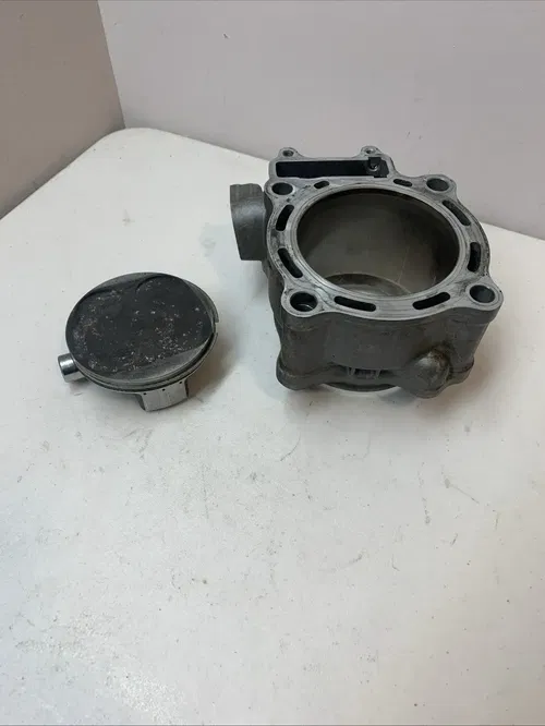04-08 Honda CRF 450R CRF450R OEM CYLINDER WITH PISTON JUG CYLINDER BARREL DAMAGE