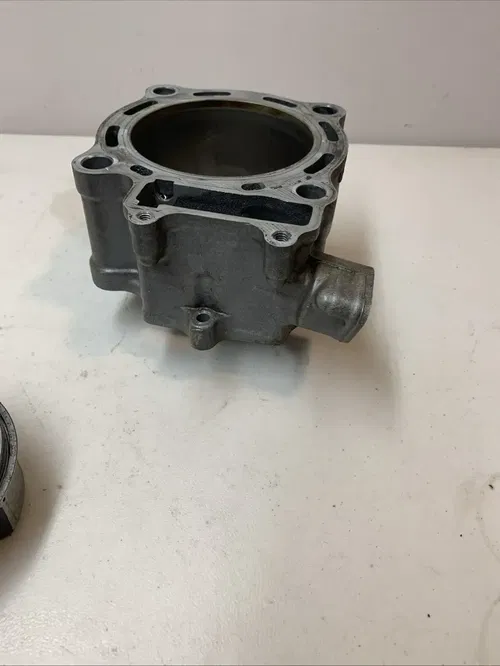 04-08 Honda CRF 450R CRF450R OEM CYLINDER WITH PISTON JUG CYLINDER BARREL DAMAGE