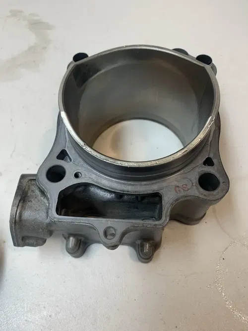 04-08 Honda CRF 450R CRF450R OEM CYLINDER WITH PISTON JUG CYLINDER BARREL DAMAGE