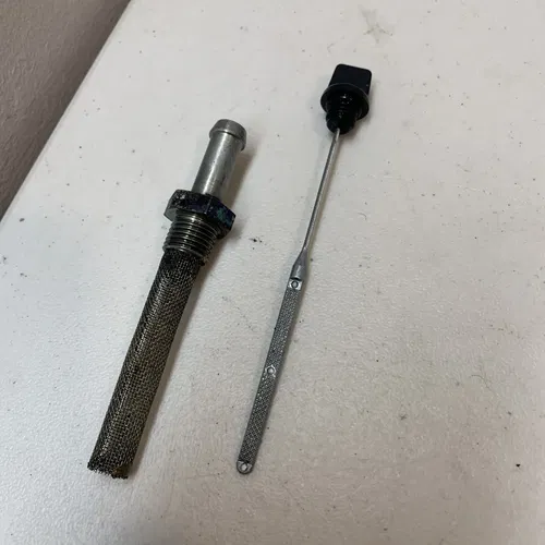 2004 Yamaha YZ450F OEM Factory Oil Dip Stick, Filter Plug Yz450 Oil Dipstick